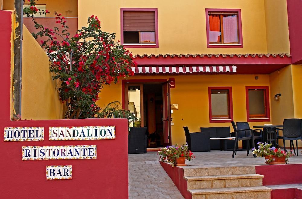 Hotel Sandalion Санта-Тереза-Галлура Екстер'єр фото