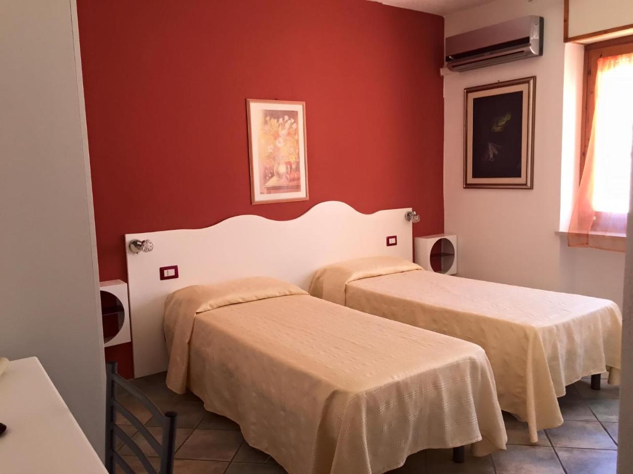 Hotel Sandalion Санта-Тереза-Галлура Екстер'єр фото